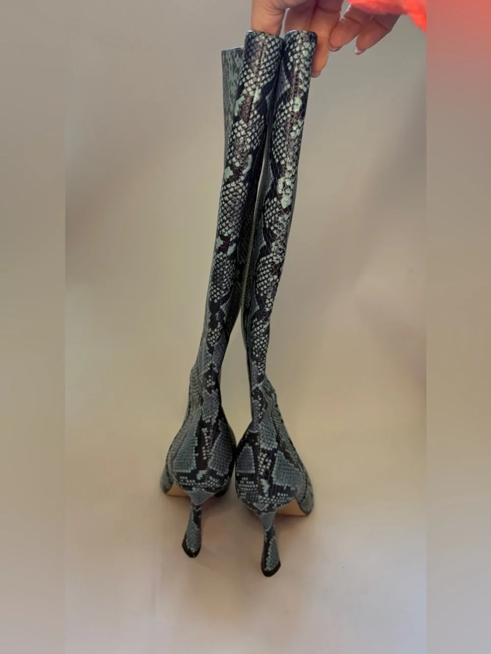 Gianni Bini statement knee